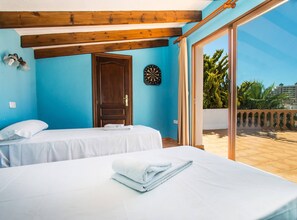 5 Schlafzimmer, Bügeleisen/Bügelbrett, kostenloses WLAN, Bettwäsche