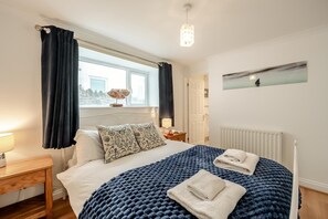 2 chambres, fer et planche à repasser, accès au Wi-Fi (inclus)