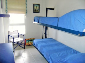 2 chambres, fer et planche Ă repasser, draps fournis
