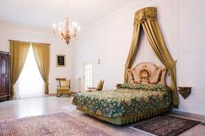 6 bedrooms, iron/ironing board, Internet, bed sheets - MASSERIA FRAGNETO - Puglia Villas (Martina Franca)