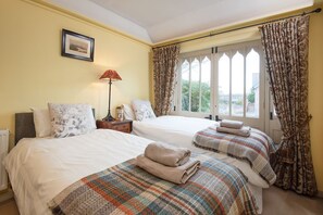 2 bedrooms, iron/ironing board, travel cot, WiFi