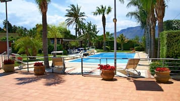 Piscine extérieure, piscine chauffée