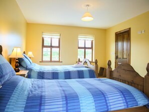 3 bedrooms, iron/ironing board, travel crib, free WiFi