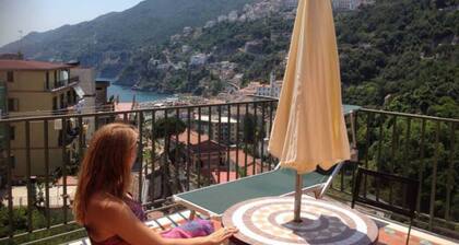 Wunderschöne Wohnung mit Terrasse mit Meerblick an der Amalfiküste