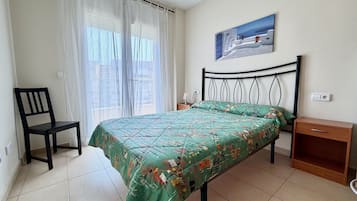2 chambres, fer et planche Ă repasser, draps fournis
