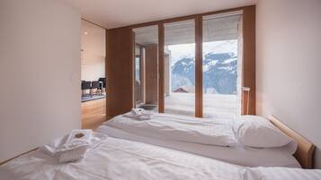 4 chambres, fer et planche Ă repasser