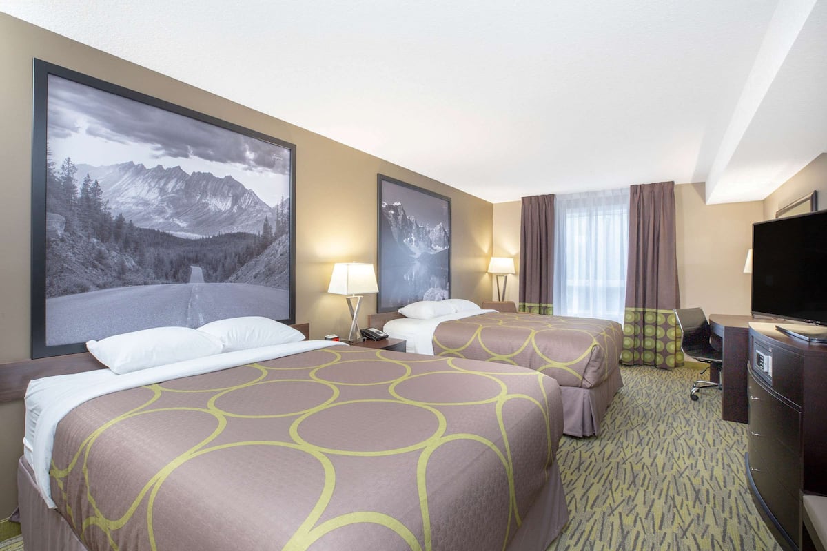 Efficiency, Room, 2 Queen Beds, Non Smoking