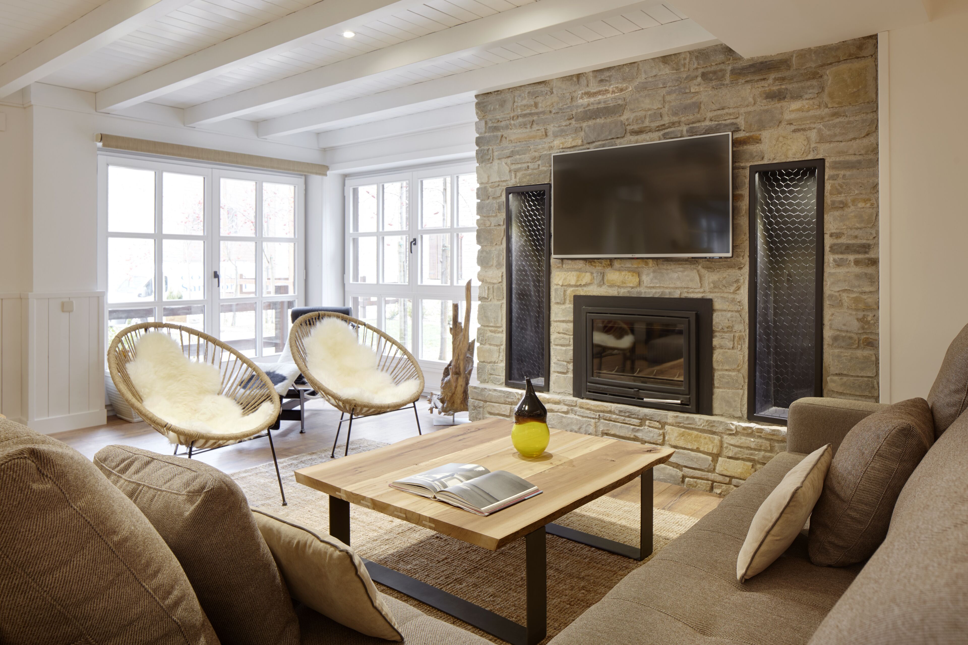 Télévision, cheminée