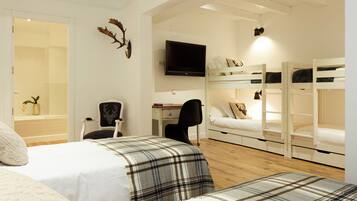 3 chambres, fer et planche à repasser, Wi-Fi gratuit, draps fournis