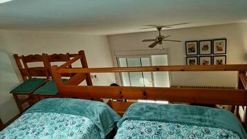 2 Schlafzimmer, Bügeleisen/Bügelbrett, Bettwäsche