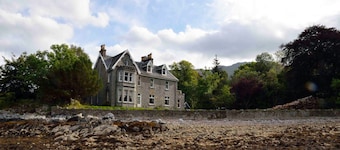 Ben Vheir Luxury Apartment near Glencoe - Stunning lochside location