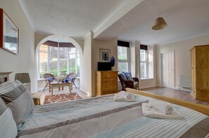 3 habitaciones, tabla de planchar con plancha y wifi gratis 