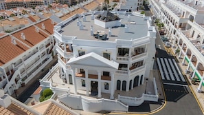 Front of property - Ona Hollywood Mirage (Arona)
