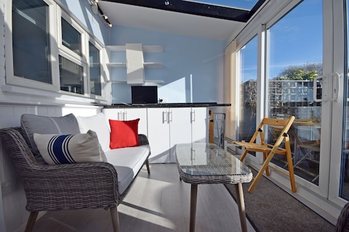 2 Walled Garden Cottages - un chalet pouvant accueillir 5 personnes dans deux chambres