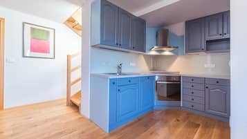 Réfrigérateur, micro-ondes, four, lave-vaisselle