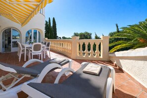 Outdoor dining - Villa Hermosa - Javea, Costa Blanca (Javea)