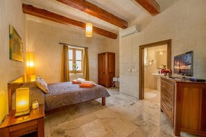 4 camere, ferro/asse da stiro, Wi-Fi gratuito, lenzuola