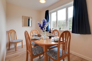 Dining - 2 Bed in Croyde (oc-seaha) (Croyde)