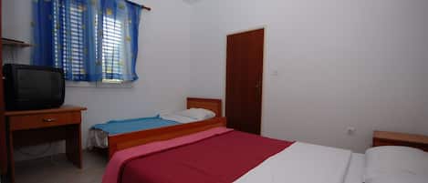 Free WiFi, bed sheets