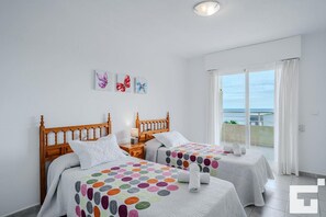 1 bedroom, iron/ironing board, free WiFi, bed sheets - Apolo XVI 2 4 19 - Grupo Turis - Calpe, Costa Blanca (Calpe)