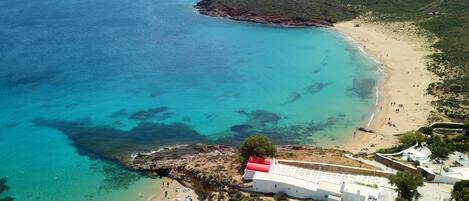 Beach nearby, beach towels, beach bar
