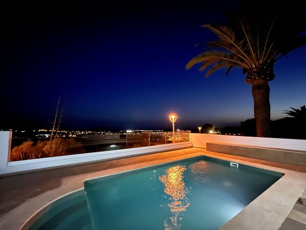 Outdoor pool, a heated pool - VILLA EVELYN (Arona)
