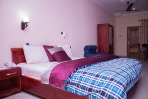 Double Room, Refrigerator | 1 bedroom, premium bedding, in-room safe, desk - Sheilas Executive Hotel & Lodge (Sunyani)