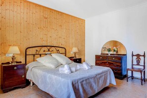 3 bedrooms, WiFi, bed sheets - Can Rafal - Three Bedroom Villa, Sleeps 5 (Pollença)