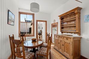 Dining - Charming 3‑Bedroom St Andrews Cottage on North Street with Private Garden, Walk to Old Course (St. Andrews)