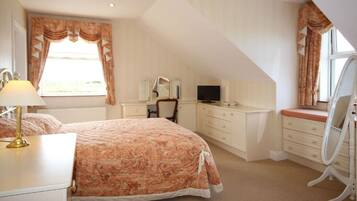 5 bedrooms, travel crib, free WiFi, bed sheets