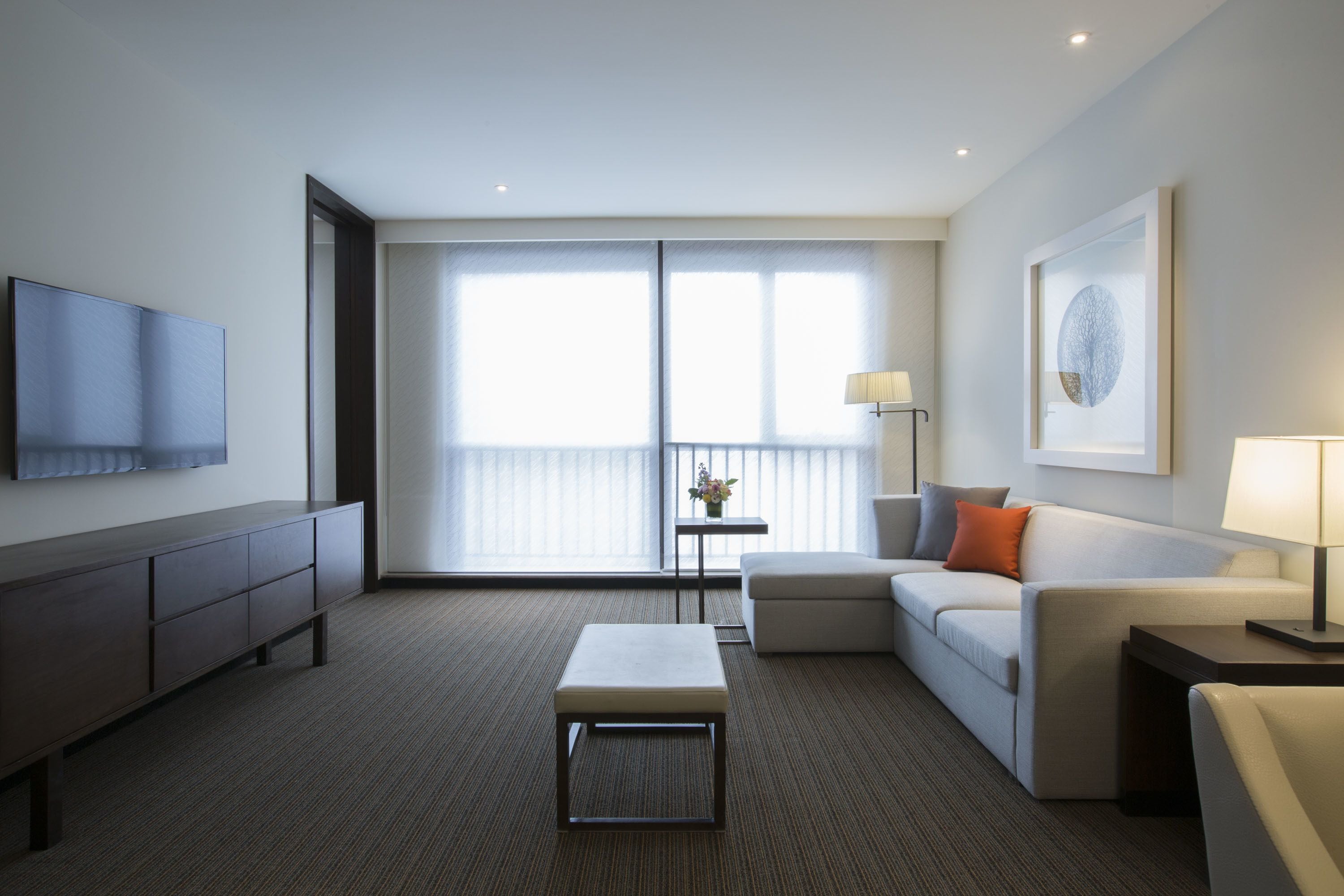 suite, 1 king bed | minibar, in-room safe, desk, iron/ironing board