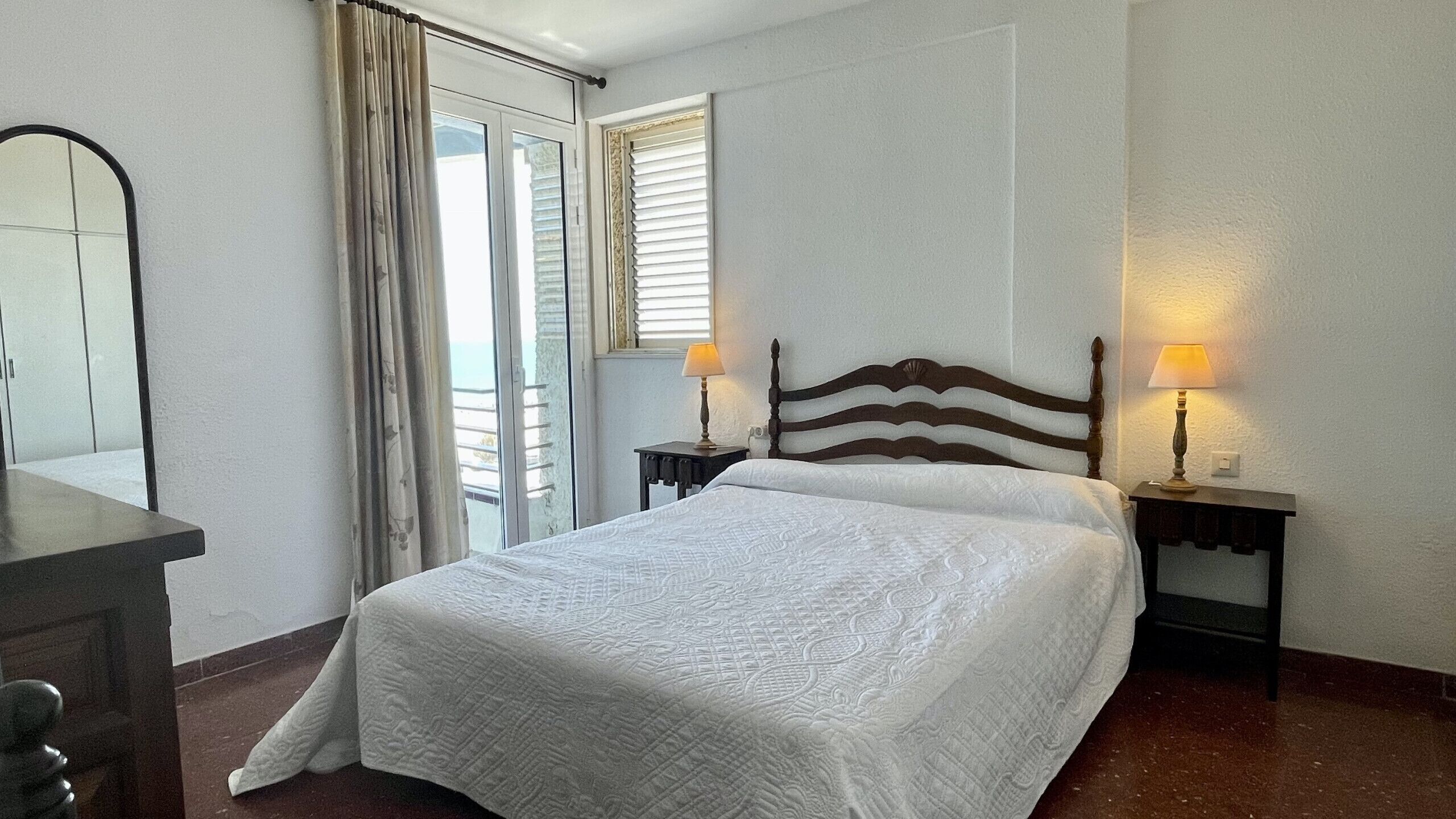 3 dormitorios, tabla de planchar con plancha, wifi gratis y ropa de cama