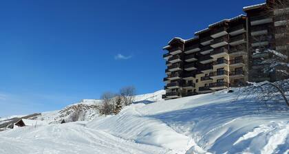 Appt esprit montagne calme vue dégagée PKG 4pers terrasse Skis aux pieds.3*d'or
