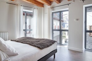 3 makuuhuonetta, silitysrauta/-lauta, ilmainen Wi-Fi, vuodevaatteet