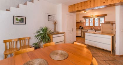 Das Mala Vas Chalet in Bovec ist ein geräumiges Apartment mit 6 Schlafzimmern für bis zu 12 Personen.