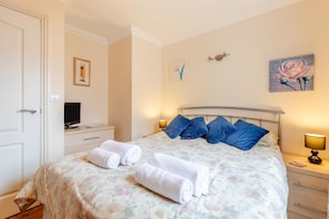 2 bedrooms, iron/ironing board, travel crib, free WiFi