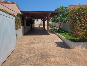 Property grounds - Magnificent villa with private pool, 3 bedrooms, 2SDB, WIFIFREE (L'ESCALA)