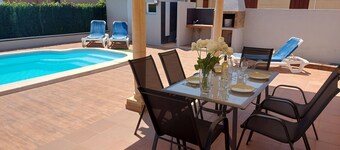Magnificent villa with private pool, 3 bedrooms, 2SDB, WIFIFREE