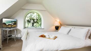 2 makuuhuonetta, silitysrauta/-lauta, vauvan matkasänky, internet