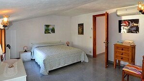 Unclassified image, 3 of 29, button - Villa La Favola with sea View (Barano D'ischia)