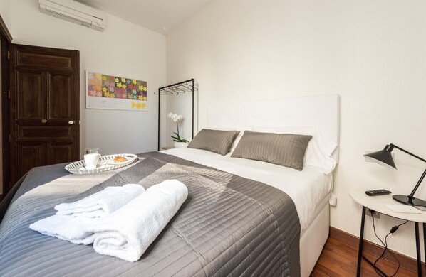 2 bedrooms, in-room safe, iron/ironing board, free WiFi