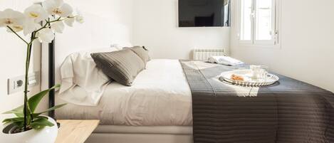 1 bedroom, in-room safe, iron/ironing board, free WiFi