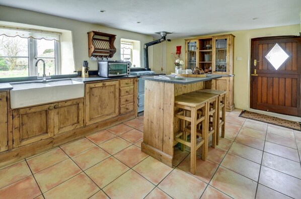 Microwave, oven, dishwasher, highchair - 4 Bed in Parracombe (oc-laurel) (Parracombe)