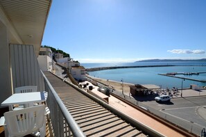 Property grounds - NAUTIC ESTUDI BX-4 (Estartit)