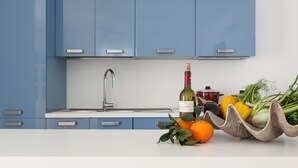 冰箱、微波炉、炉灶、厨具/餐具