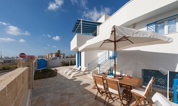 Outdoor dining - La Dimora Turchese by BarbarHouse (Pescoluse Posto Vecchio)