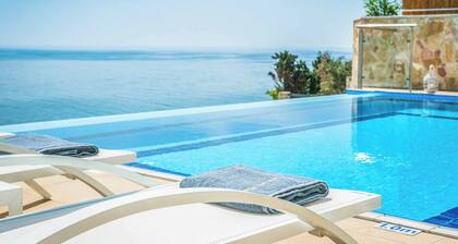 Villa Azure - Three Bedroom Villa, Sleeps 6