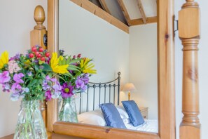 1 bedroom, iron/ironing board, travel cot, free WiFi