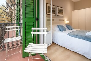 2 bedrooms, iron/ironing board, free WiFi, bed sheets - Batllo Balconies - Habitat Apartments (Barcelona)