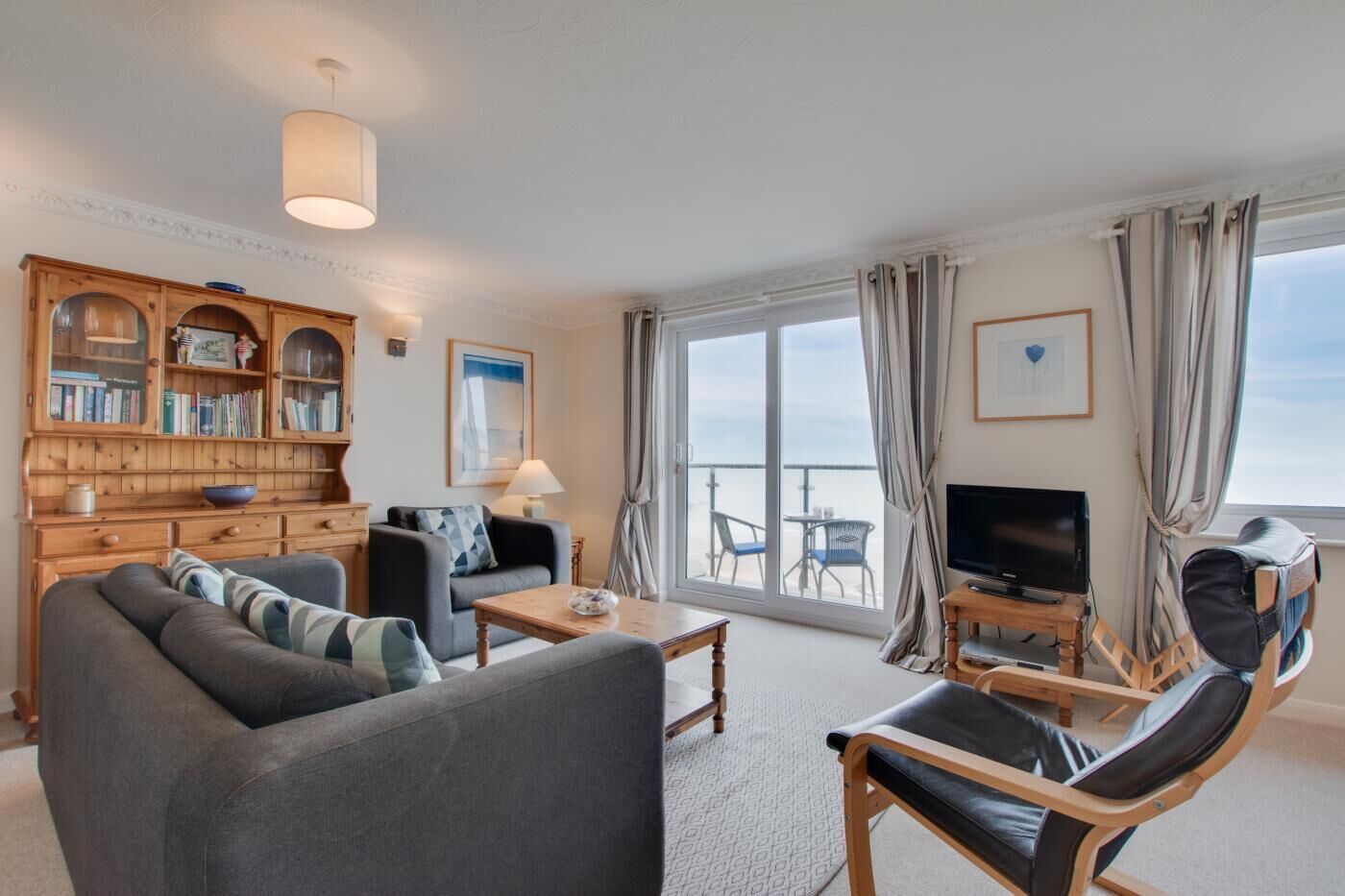 Fernseher, Stereoanlage